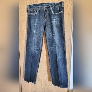 Cowgirl Tuff size 33x33